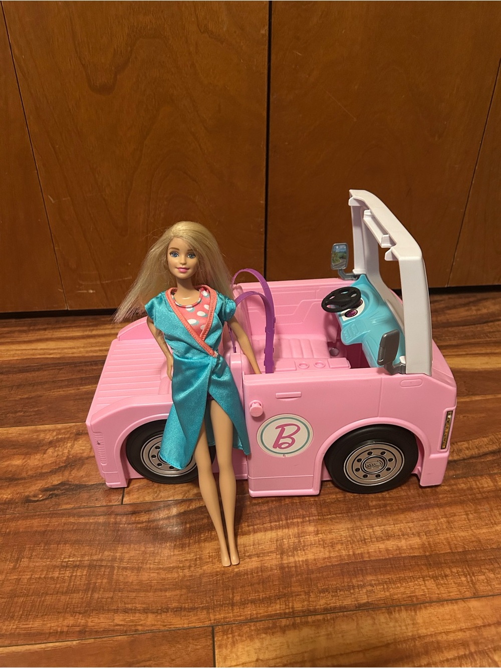 Barbie Front of Dreamcamper Vehicle